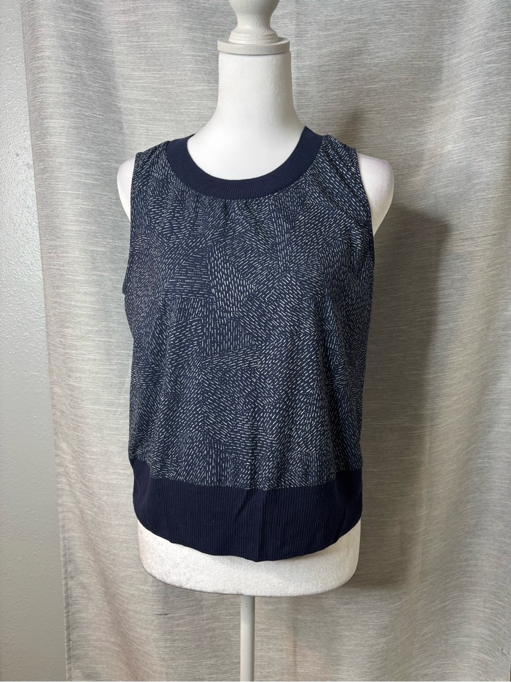Athleta Navy and White Patterned Sleeveless Tank